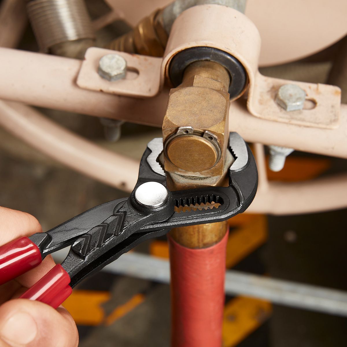 10 in. Water Pump Pliers Q881