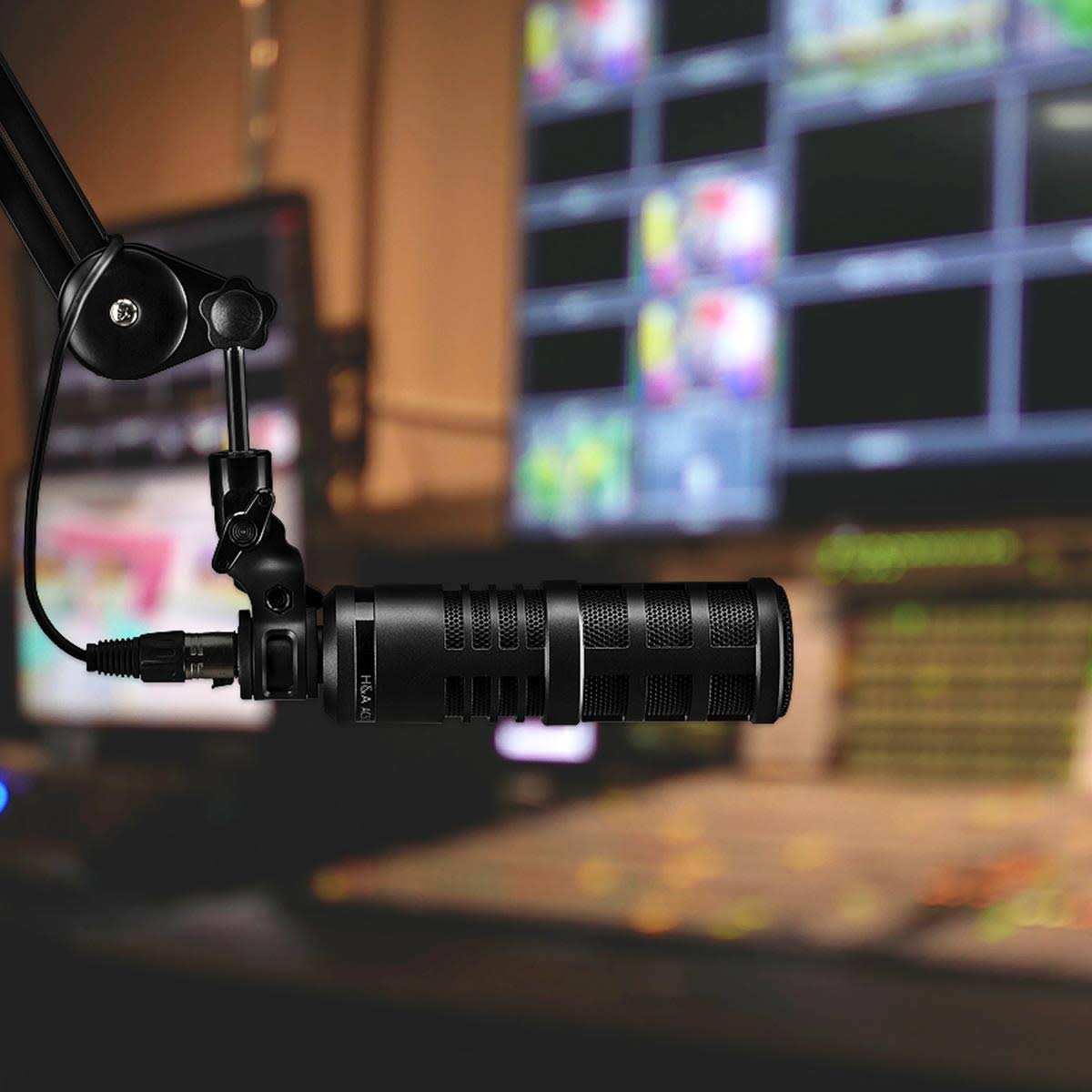 Dynamic Studio Broadcast Microphone Q36069