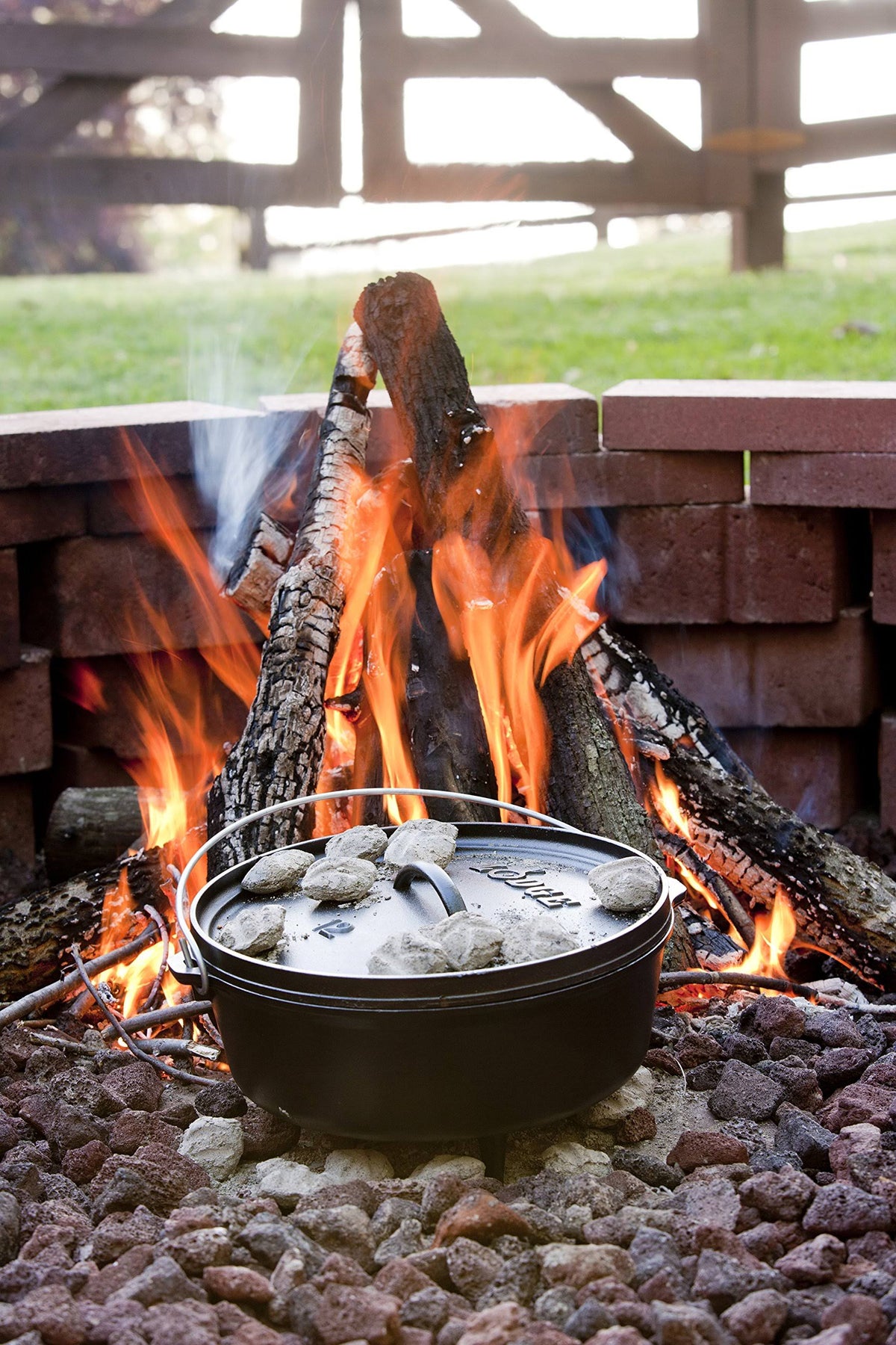 Cast Iron Camp Dutch Oven 6-Quart G81097