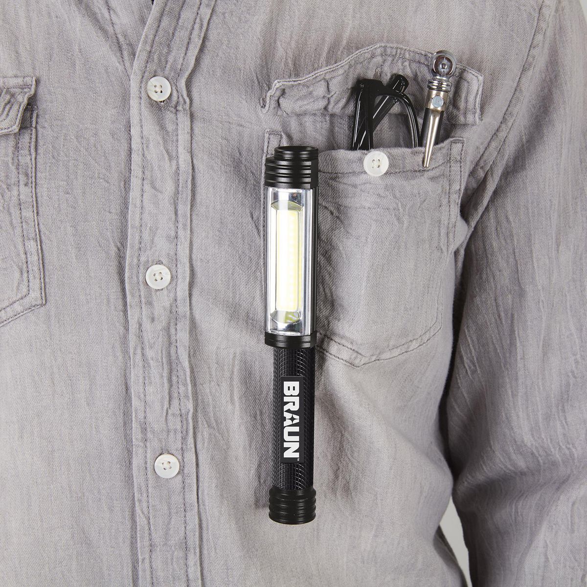300 Lumen Magnetic Pocket Work Light O79382
