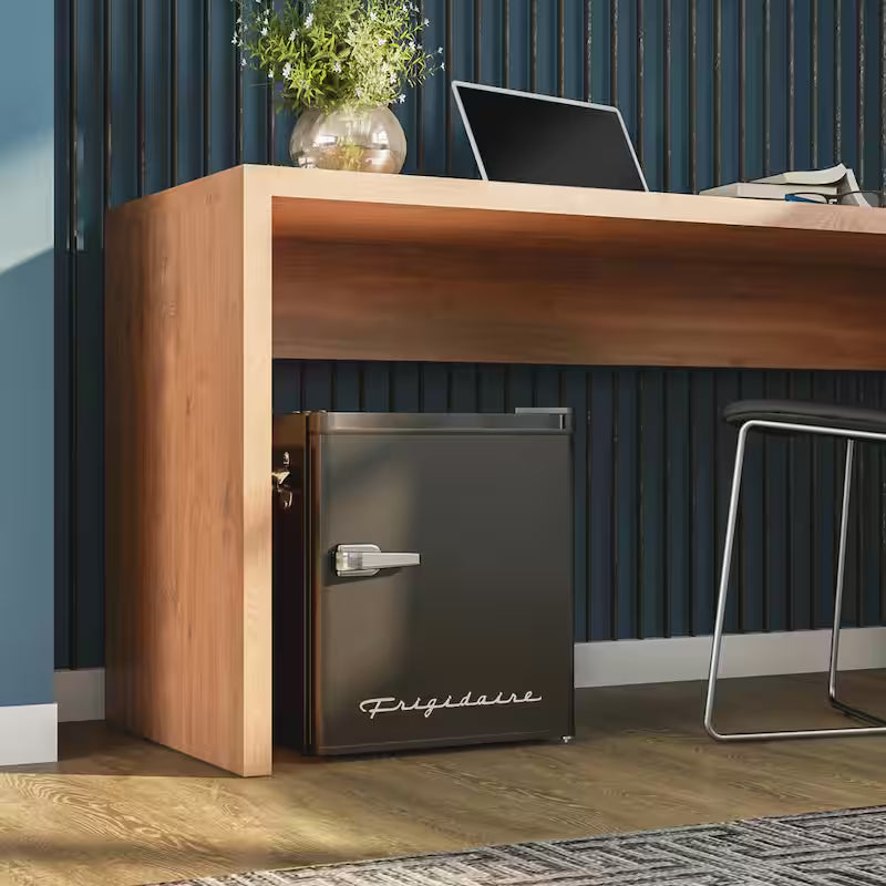 Black 1.6 cu. ft. Mini Refrigerator H5151