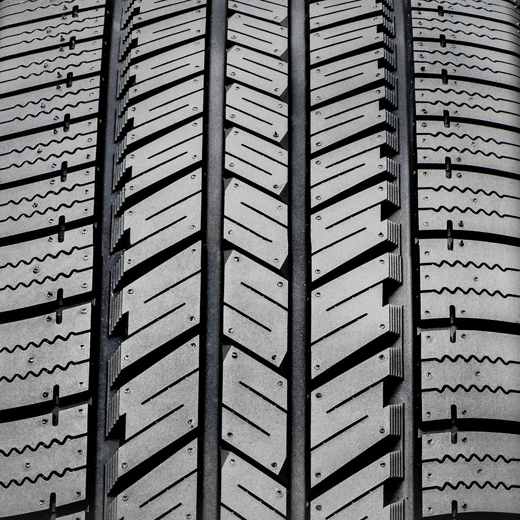 275/65R18 116T All Season Light Truck Tire R27913