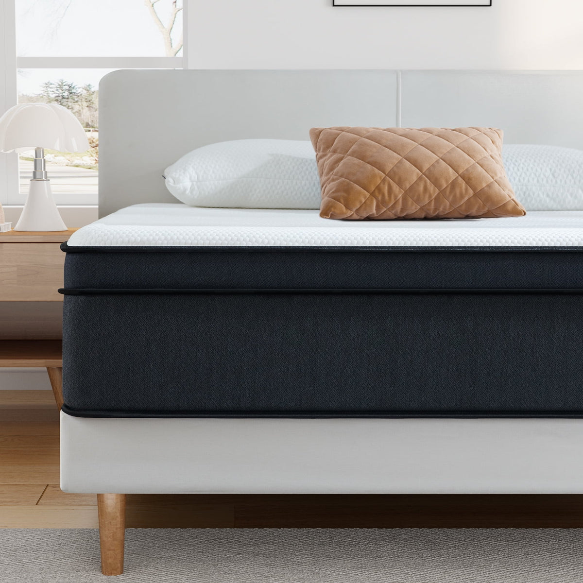 Queen 12 inch Medium Plush Hybrid Innerspring Mattress D770688