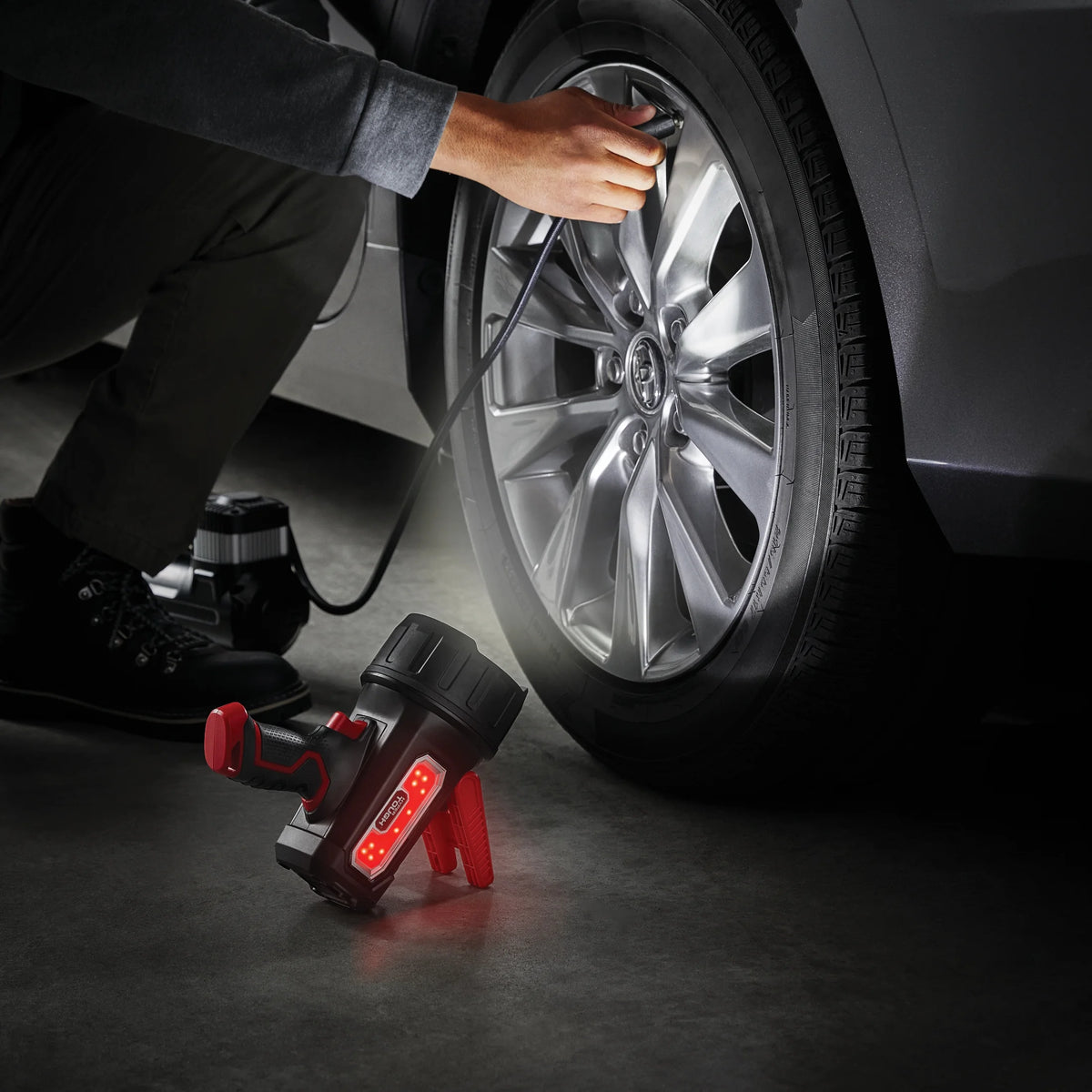 1800 Lumens Led Spotlight with Power Bank B90729