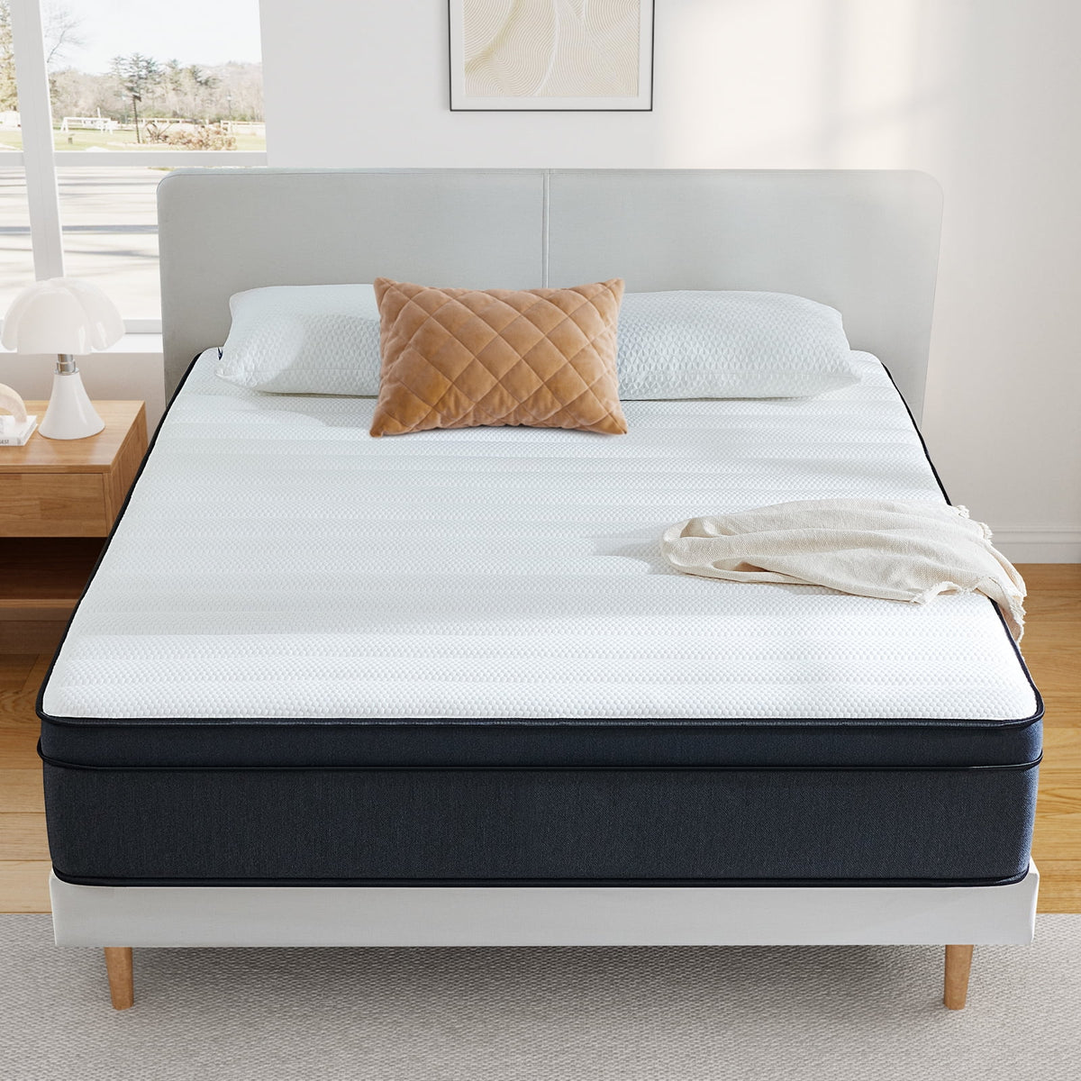 Queen 12 inch Medium Plush Hybrid Innerspring Mattress D770688