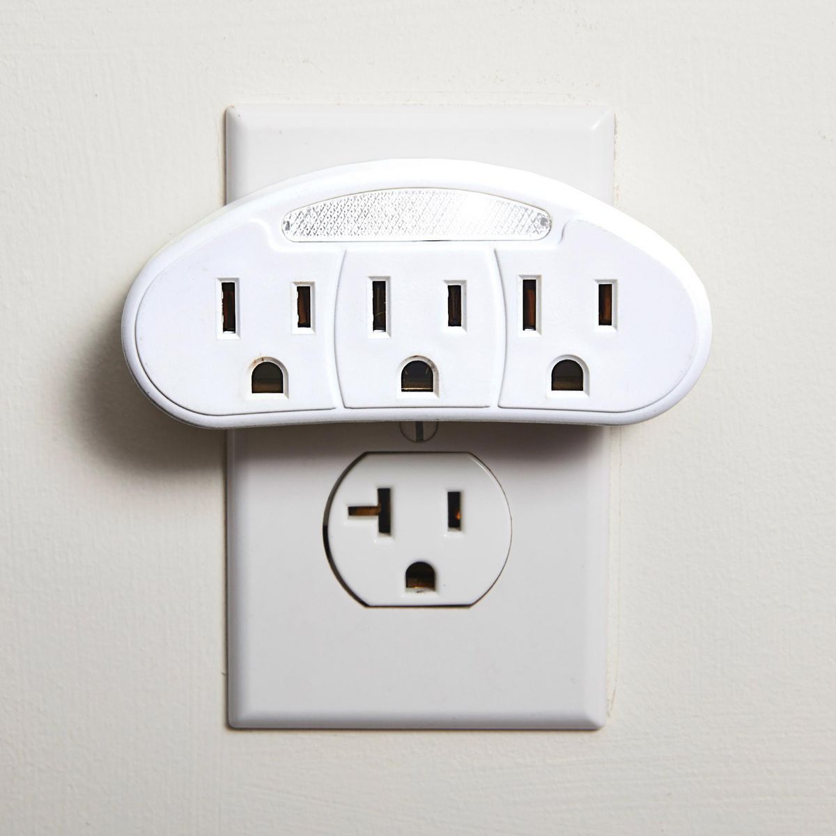 3 Outlet Adapter, 2 Pack M487